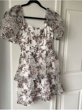 Francesca's Collections White Floral Tiered Mini Dress